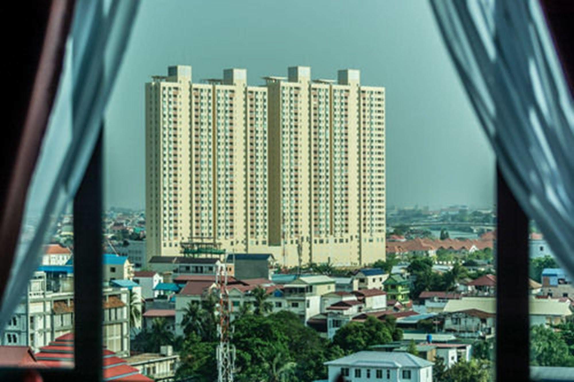 Diamond Palace Resort & Sky Bar Phnom Penh Eksteriør bilde