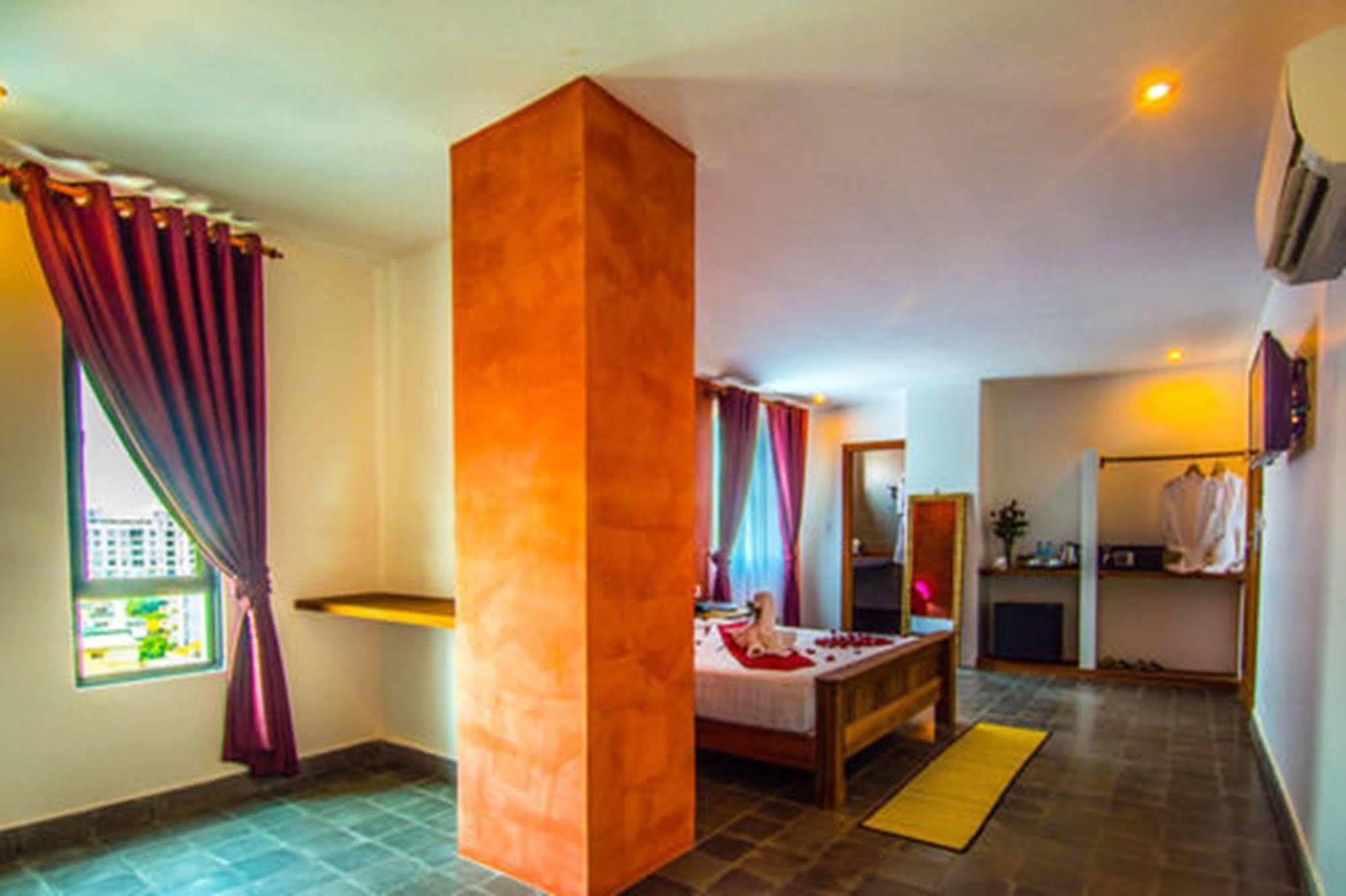 Diamond Palace Resort & Sky Bar Phnom Penh Eksteriør bilde