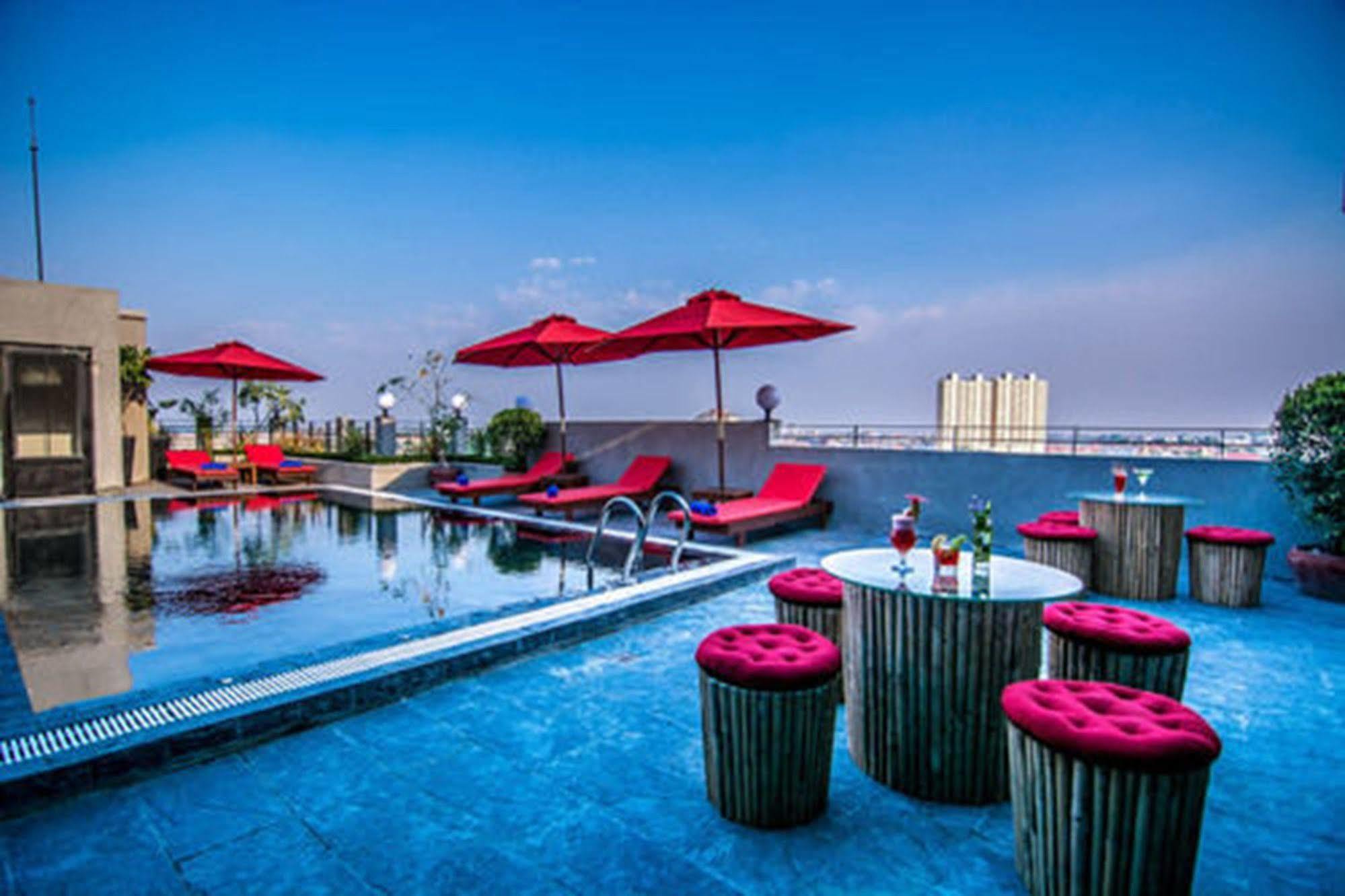 Diamond Palace Resort & Sky Bar Phnom Penh Eksteriør bilde